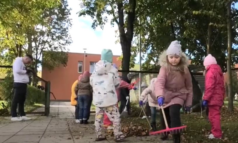 Maailmakoristuspäev Sillamäe lasteaias Päikseke 4.10.2022 ESN TV