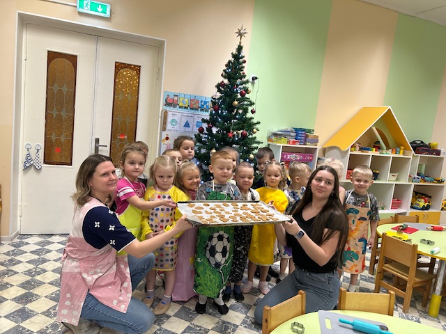 Piparkoogilõhnaline jõuluaeg lasteaias Päikseke