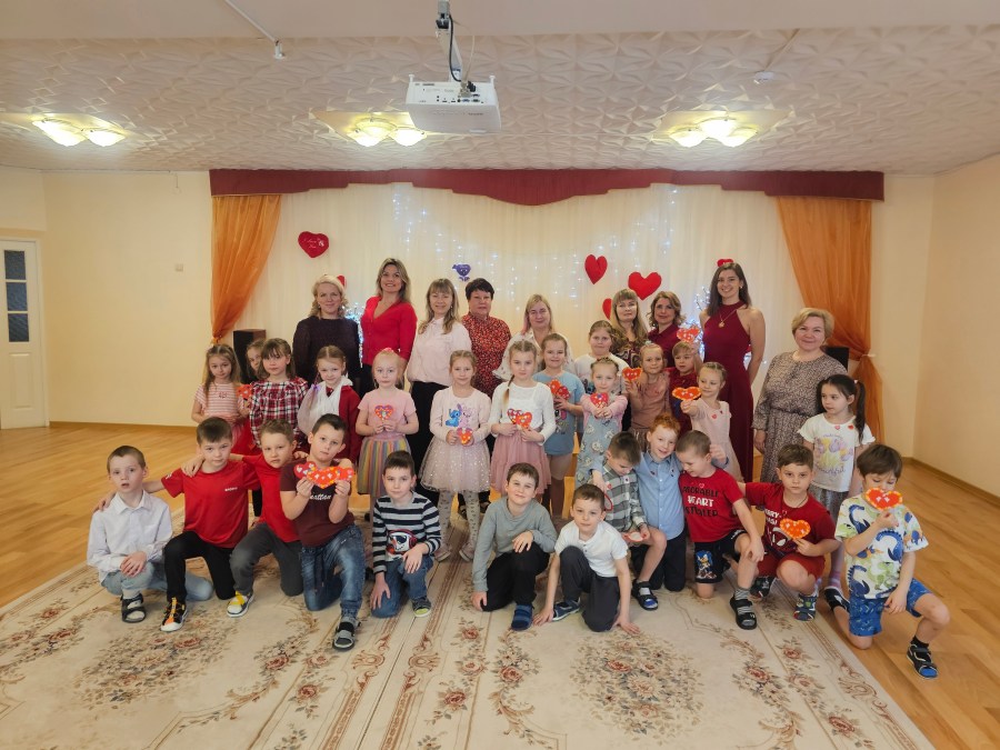 Sillamäe lasteaias Päikseke tähistati Sõbrapäeva.