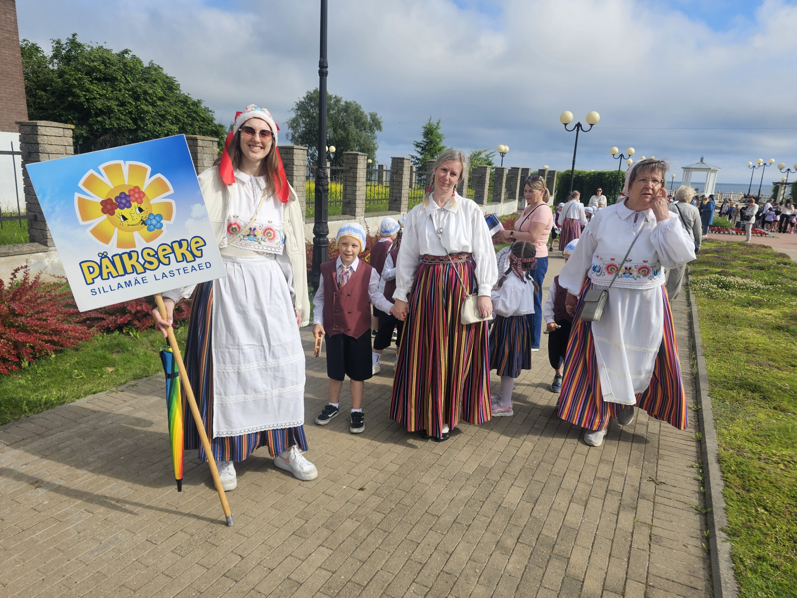 Lasteaed Päikseke linna lasteaialaste mini laulu- ja tantsupeol