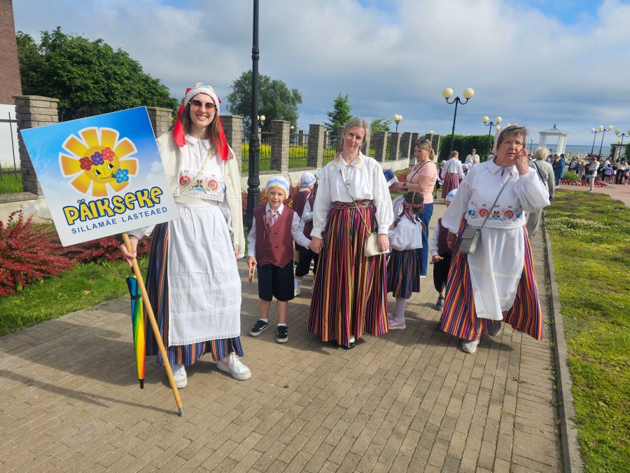 Lasteaed Päikseke linna lasteaialaste mini laulu- ja tantsupeol